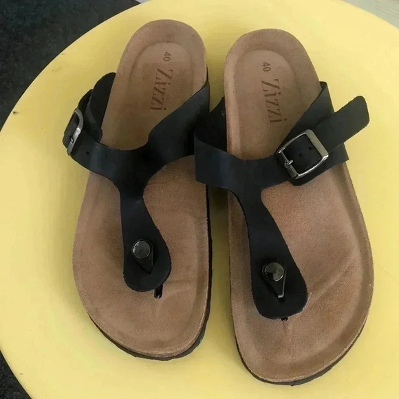 Zizzi black leather sandals with toe strap and adjustable strap.  Wide fit - Picture 1 of 4